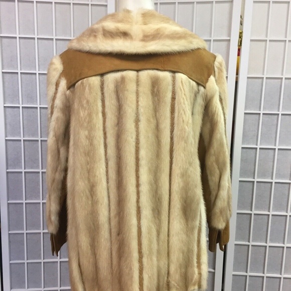 I.R. Fox,Woman, Genuine Fur Jacket,Size M,long sleeve, buttons,Internal lining.! - Picture 3 of 8